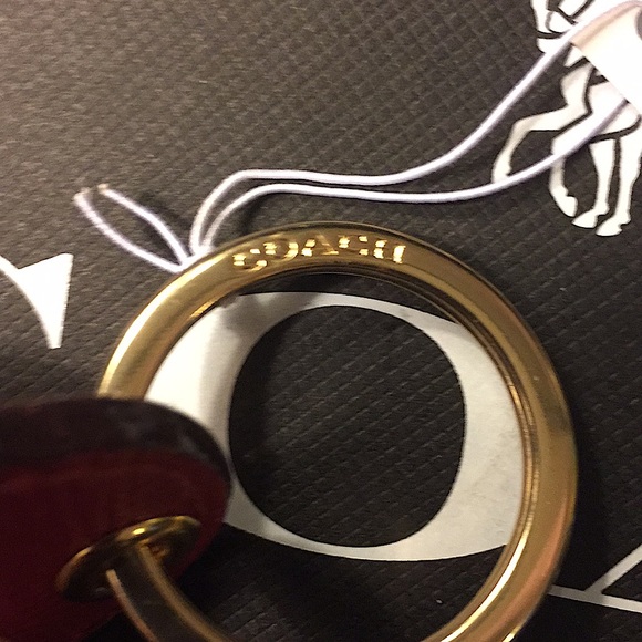 💥HOST PIC💥COACH - HEART KEYCHAIN / KEYFOB (NWT) - Picture 4 of 9